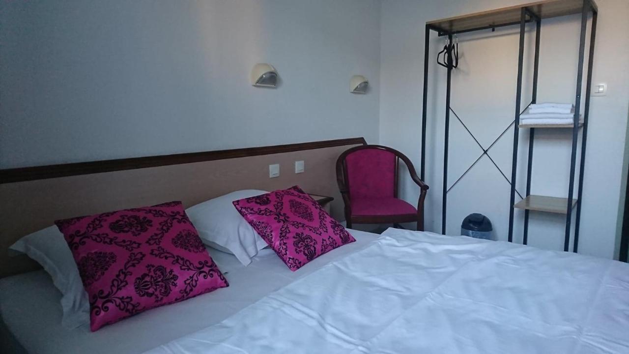 Hotel Les Deux Porches Verrieres  Ngoại thất bức ảnh