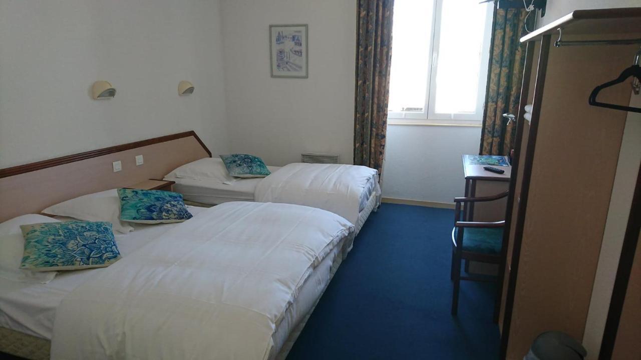 Hotel Les Deux Porches Verrieres  Ngoại thất bức ảnh
